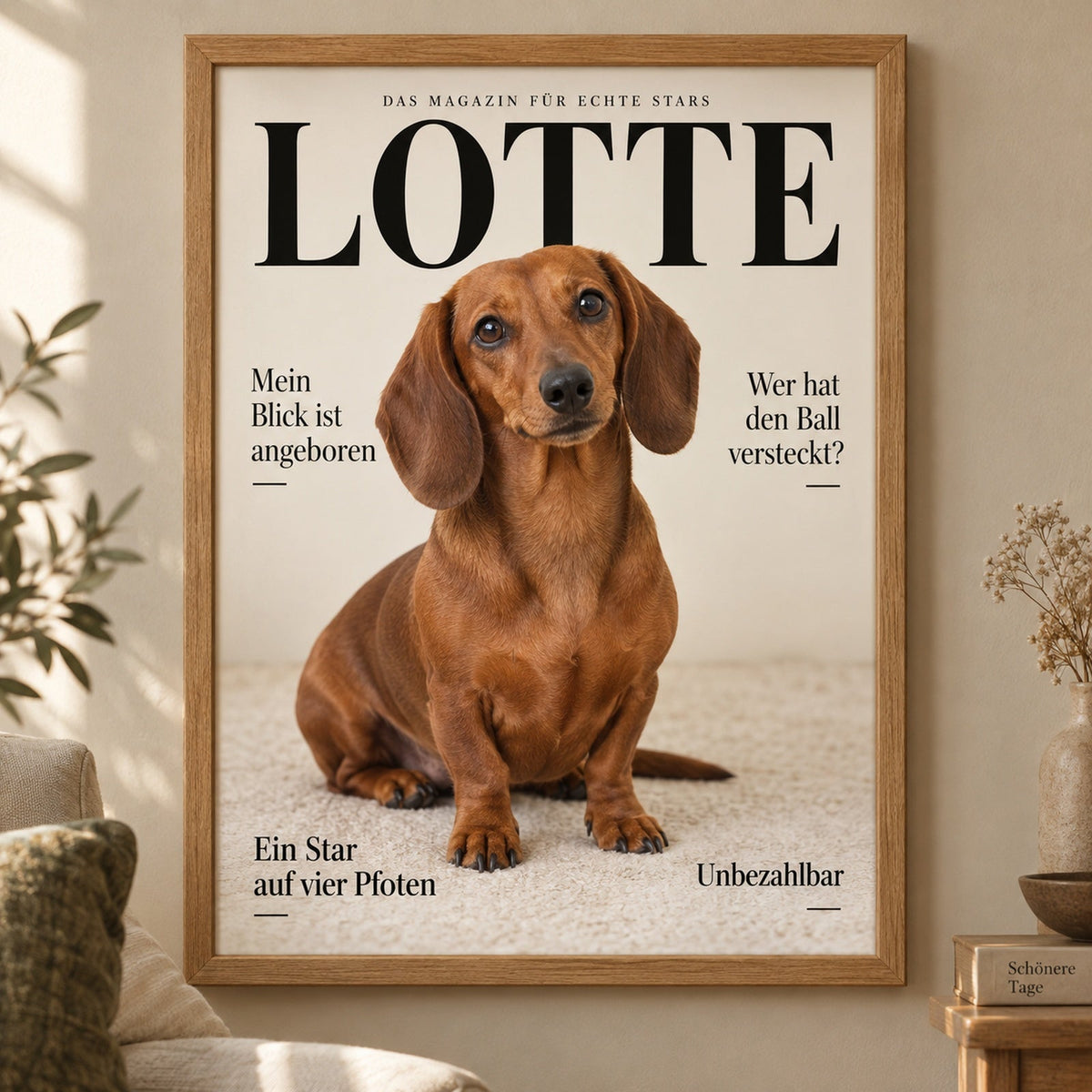 Roter Kurzhaardackel auf einem Magazin-Cover im Holzrahmen