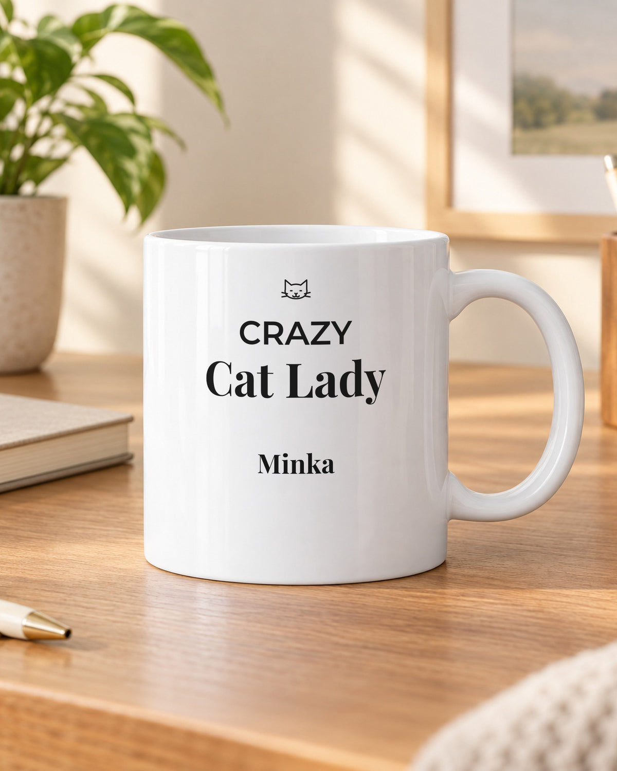 Crazy Cat Lady Tasse mit Namen Minka im Homeoffice