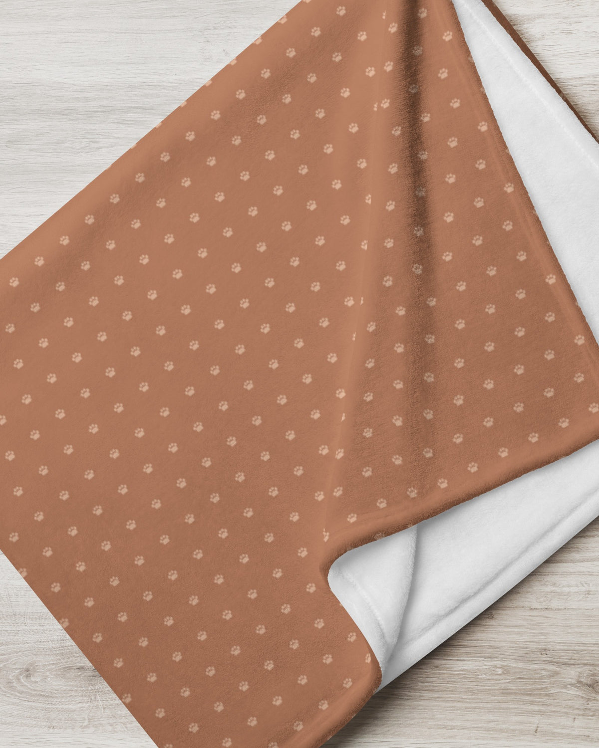 Kuscheldecke Kuschelzeit in Terrakotta mit schlafendem Hund, gefaltet